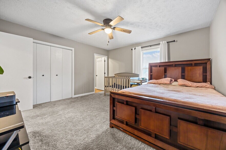 Building Photo - 38 Hallmark Dr