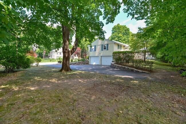 Building Photo - 4 Edgemont Ave