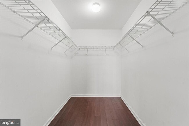 Building Photo - 5202 Drawbridge Ct