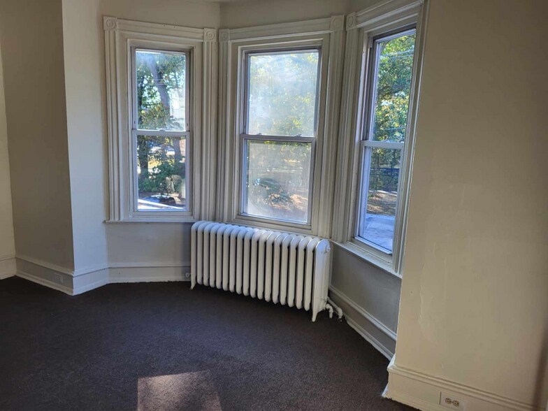 Building Photo - 429 S 51st St