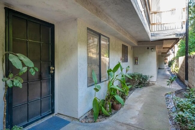 Building Photo - 6725 Mission Gorge Rd