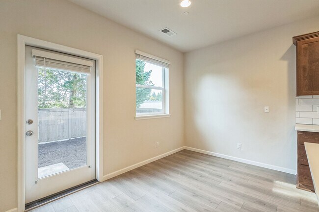 Building Photo - 9670 SW 171st Ave