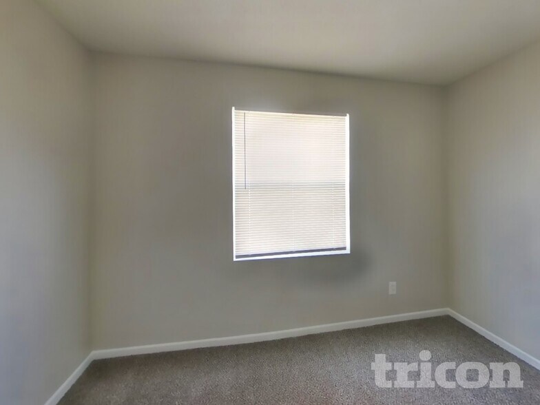 Building Photo - 2869 Ludwig Dr