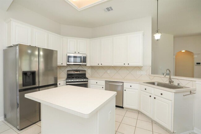 Building Photo - 25215 Aughton Dr