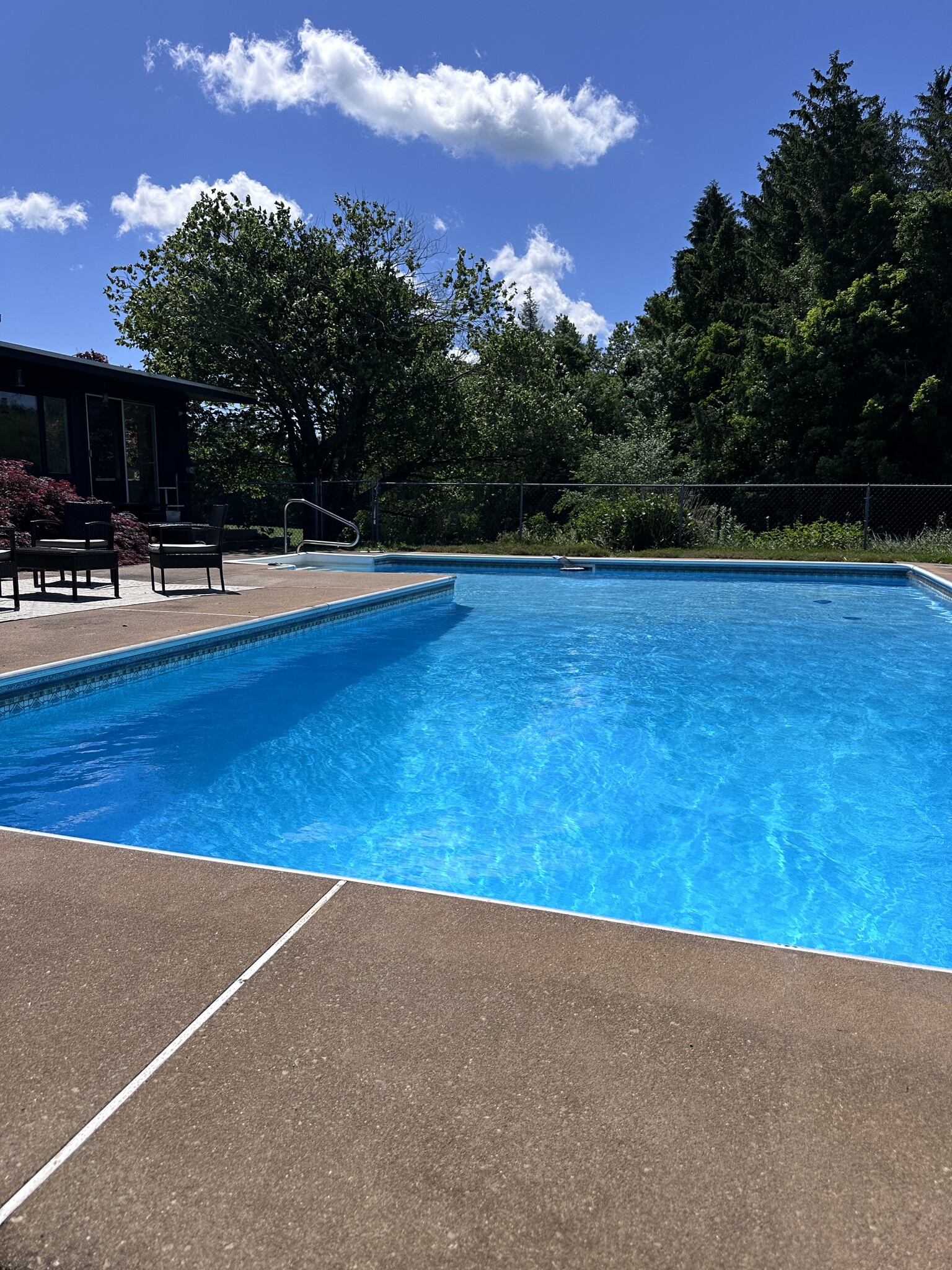 Well maintained pool - 135 Bass Rd