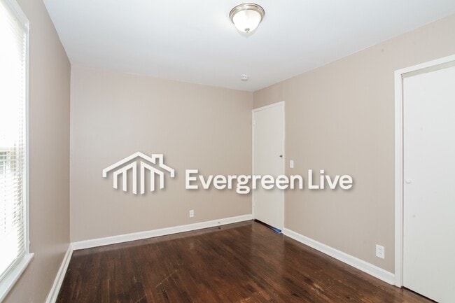 Building Photo - 5704 Chandler St