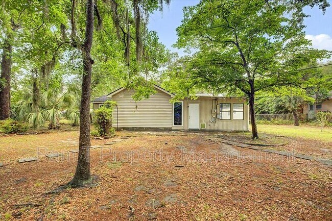 Building Photo - 3712 Oakland Ct