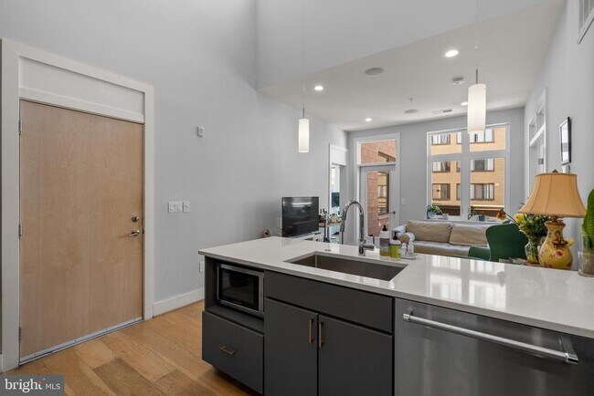 Building Photo - 3035 15th St NW