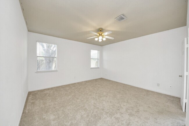 Building Photo - 13114 Oak Ledge Dr