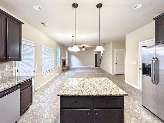 Building Photo - 350 Adverstone Ct