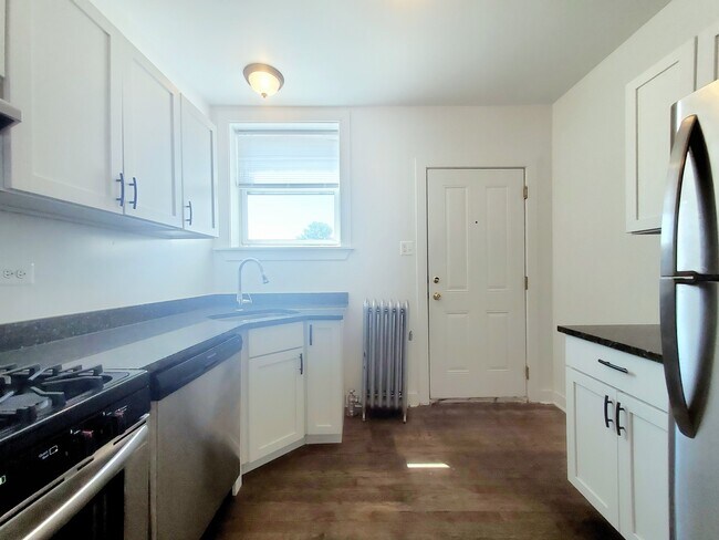 Building Photo - 2242 N Monticello Ave