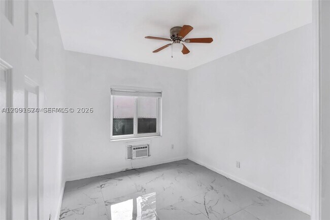Building Photo - 215 30th St