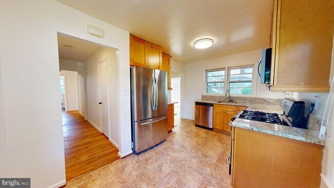 Building Photo - 6415 Potomac Ave