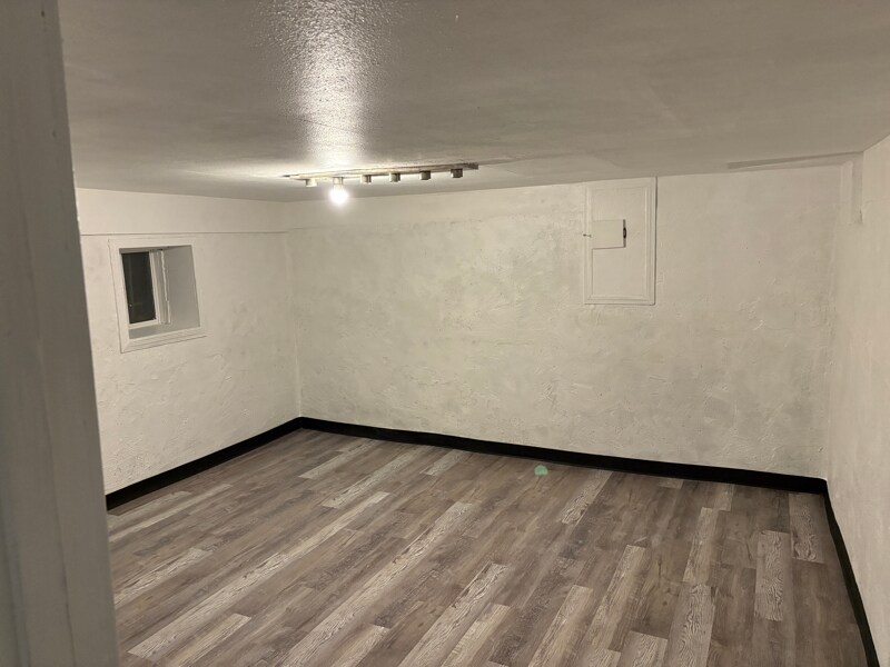 Building Photo - 205 N Hendren Ave