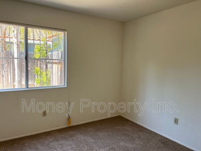 Building Photo - 1766 Bristol Ct