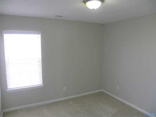 Building Photo - 258 Mountain Creek Dr
