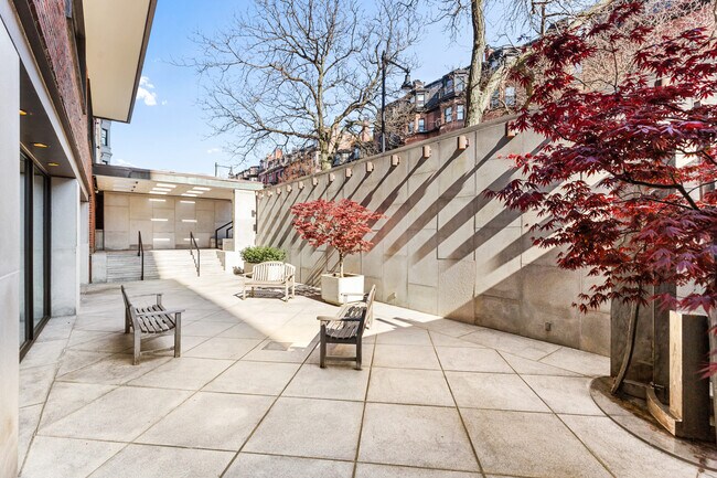 Building Photo - 180 Beacon St