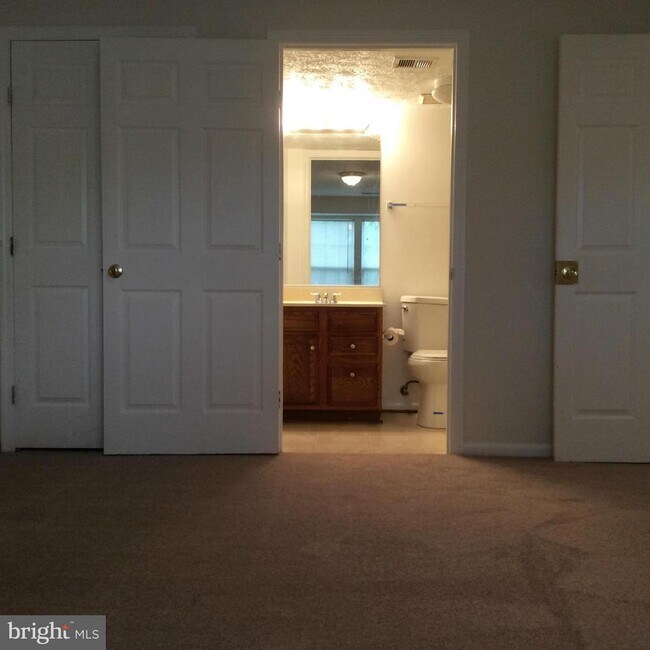 Building Photo - 17050 Capri Ln