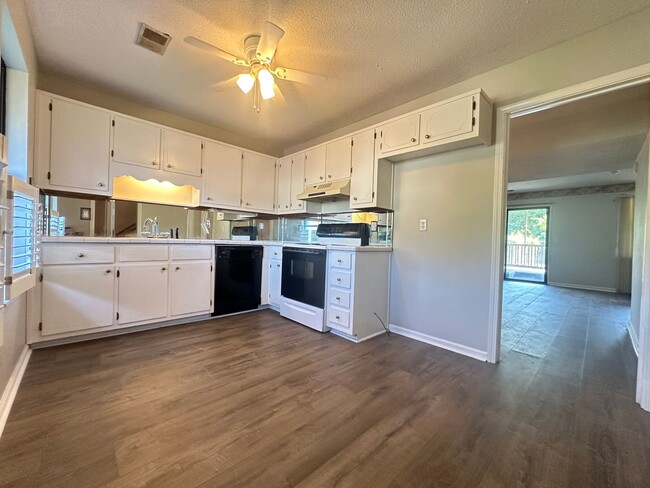 Building Photo - Townhome for rent in Grayson Valley **ACCE...