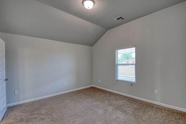 Building Photo - Brand New Construction in Varenna Landing! Storm shelter and lawn care included!