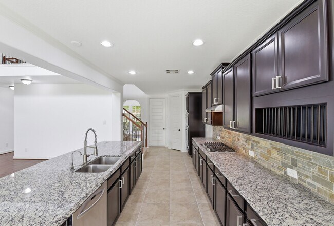 Building Photo - 6010 Green Meadows Ln