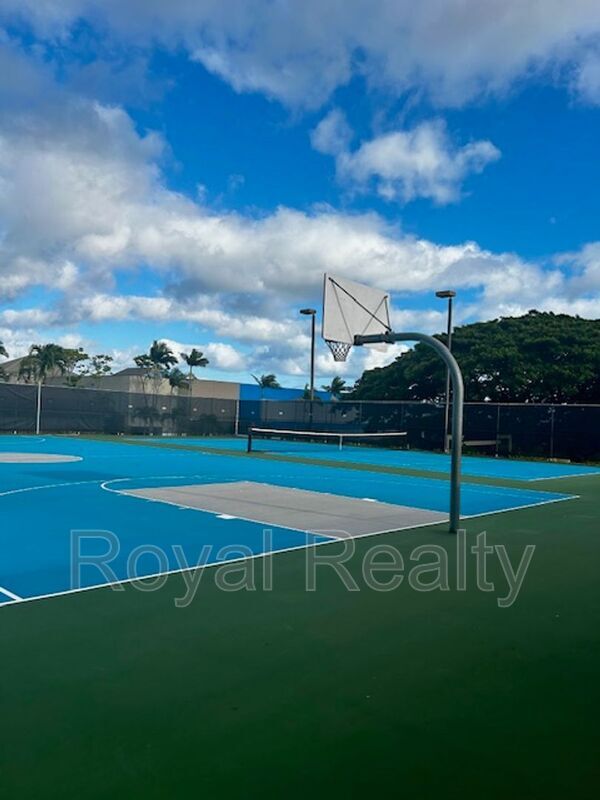 Building Photo - 1060 Kamehameha Hwy