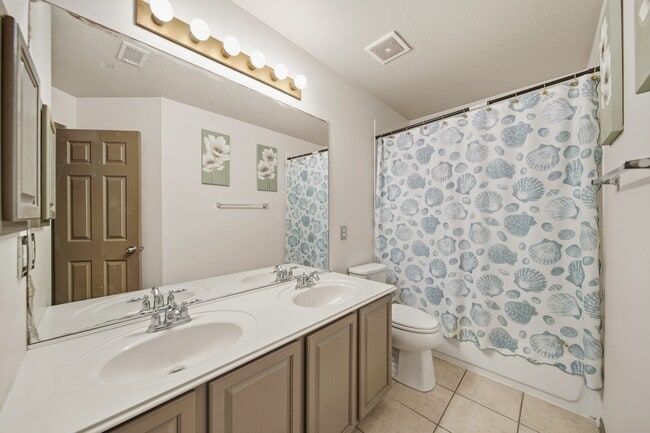 Building Photo - 8804 Sunforest Ln