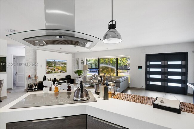 Building Photo - 20375 NE 22nd Pl