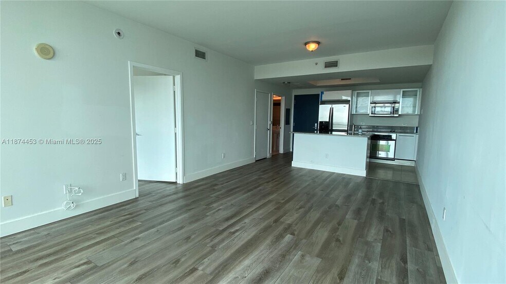 Building Photo - 888 Biscayne Blvd