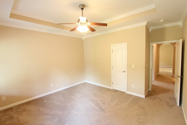 Building Photo - 222 Oxmoor Pl