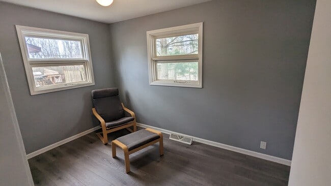 Building Photo - 616 White Oak Dr