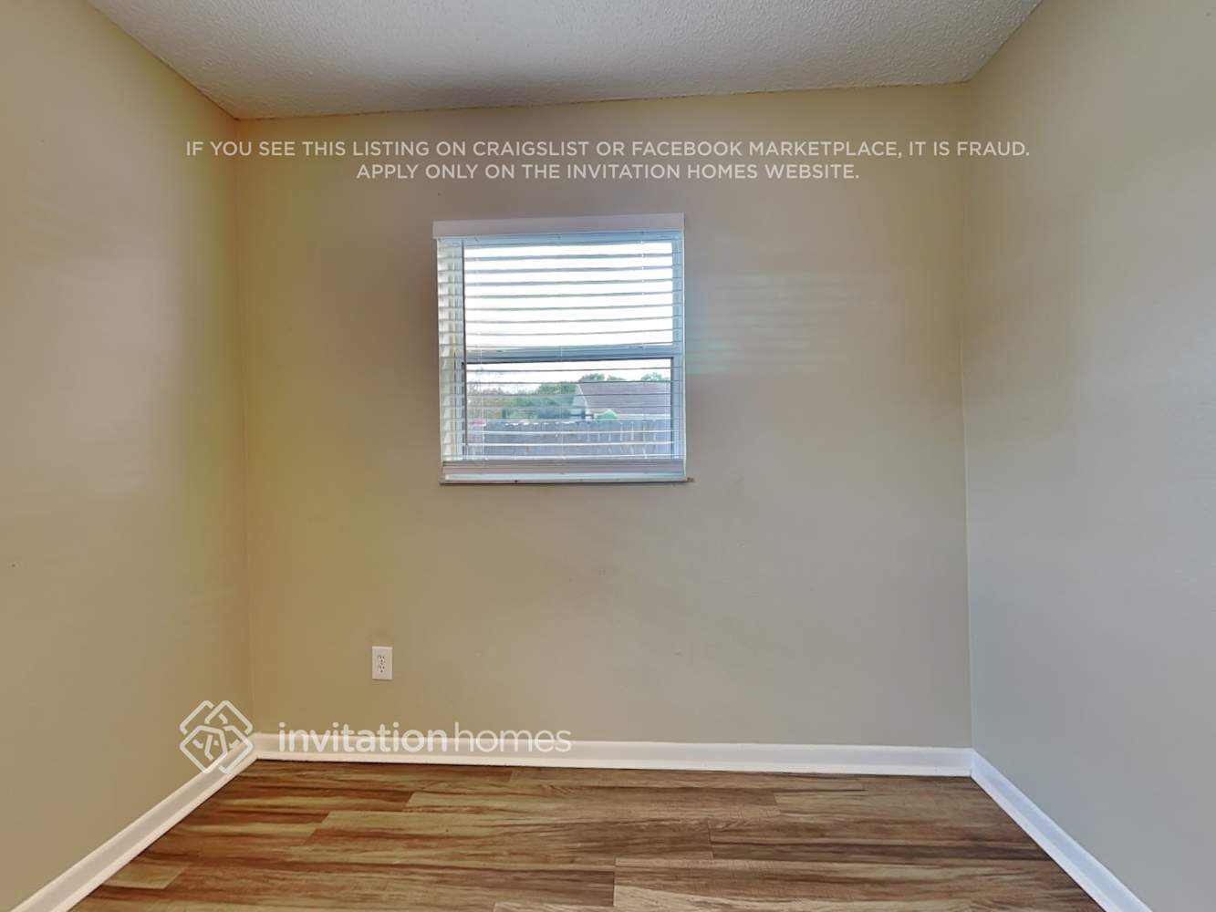 Building Photo - 320 Roosevelt Square