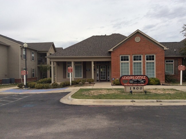 Primary Photo - The Heights Apartments
