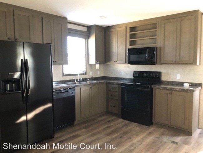 Building Photo - 1405 Front Royal Pike