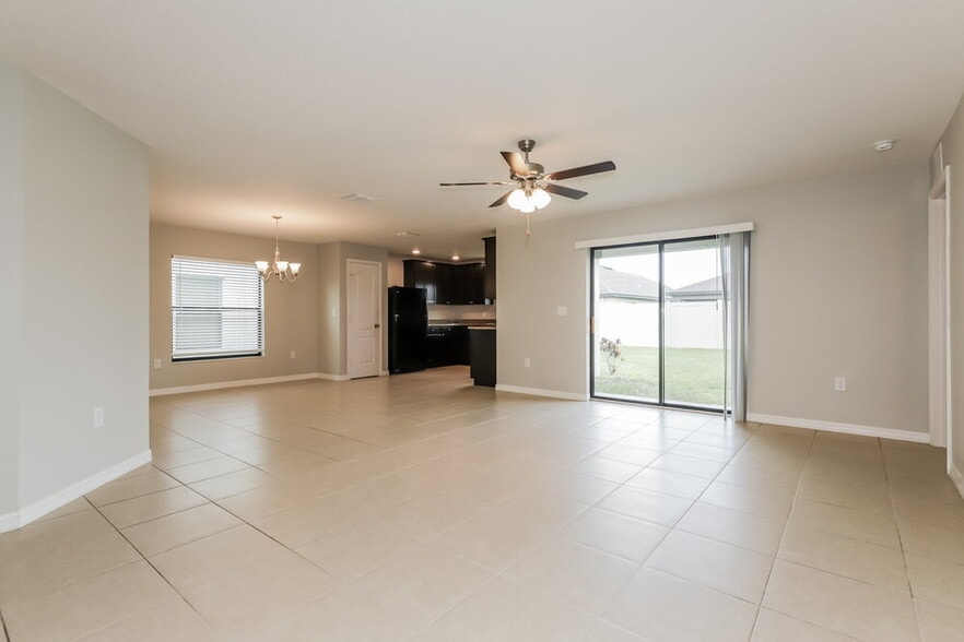 Building Photo - 1714 Chatham Green Cir