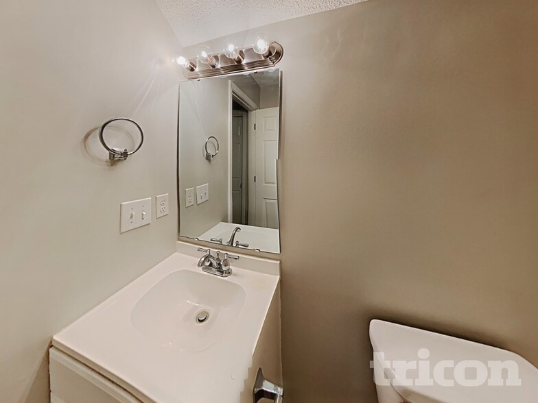 Building Photo - 432 Cape Jasmine Way