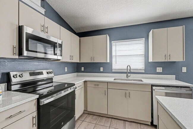 Building Photo - 30936 Baclan Dr