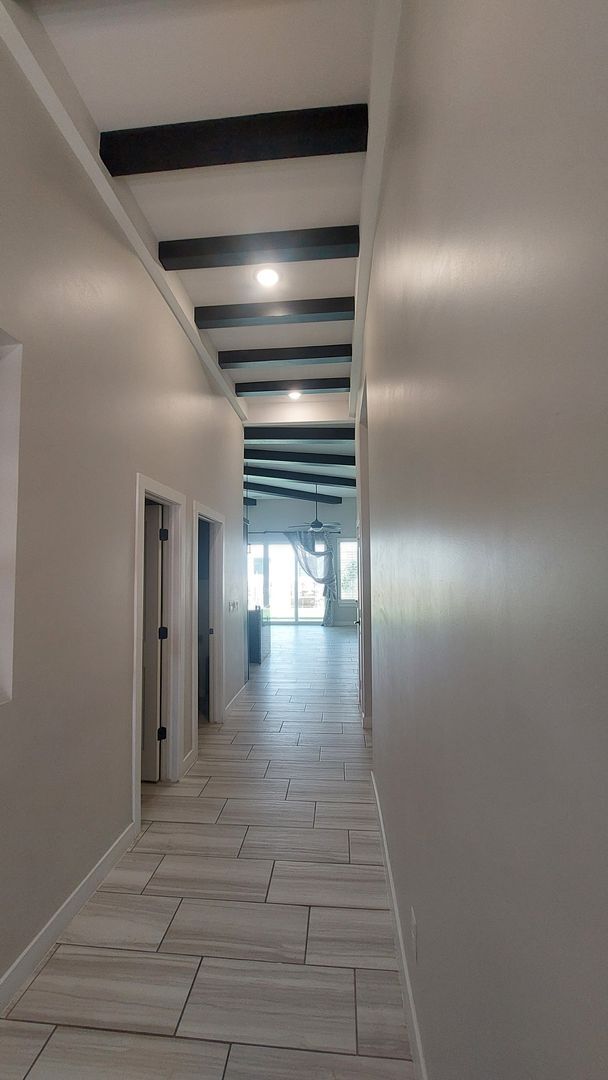 Building Photo - Beautiful 4 bedroom 2.5 bathroom home! READY NOW
