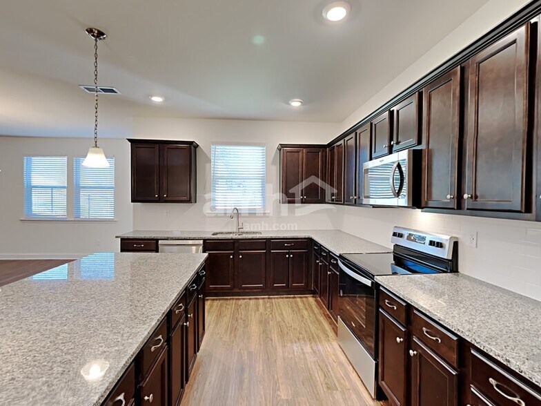 Building Photo - 190 Rivulet Dr