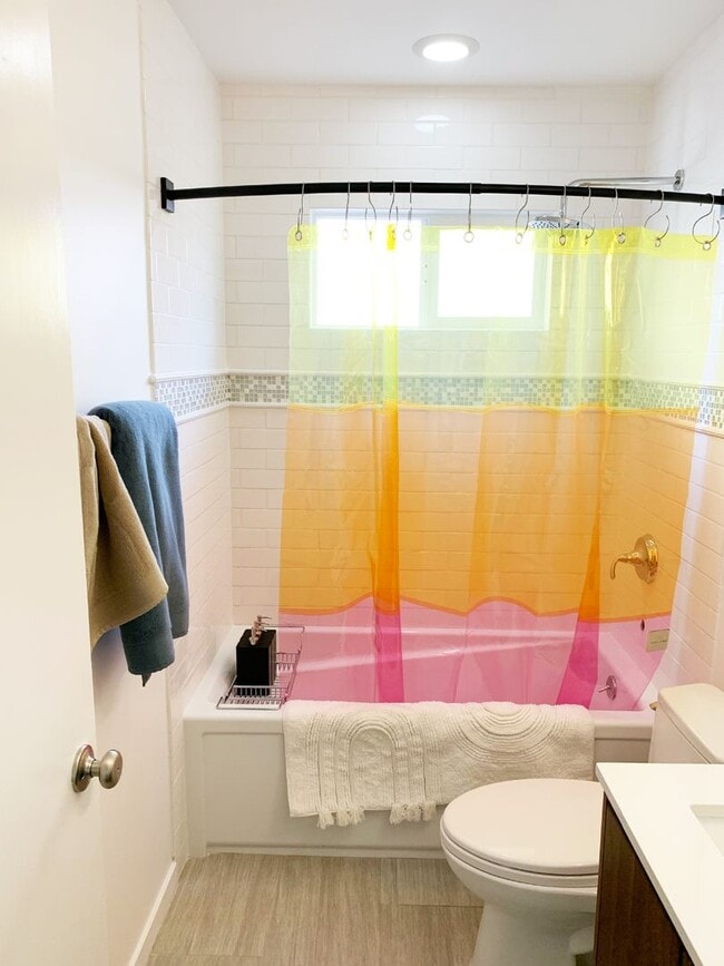 Building Photo - UPDATED THREE BEDROOM TWO BATH ONE-LEVEL EAST CORTE MADERA HOME WITH STUNNING OUTDOOR SPACE