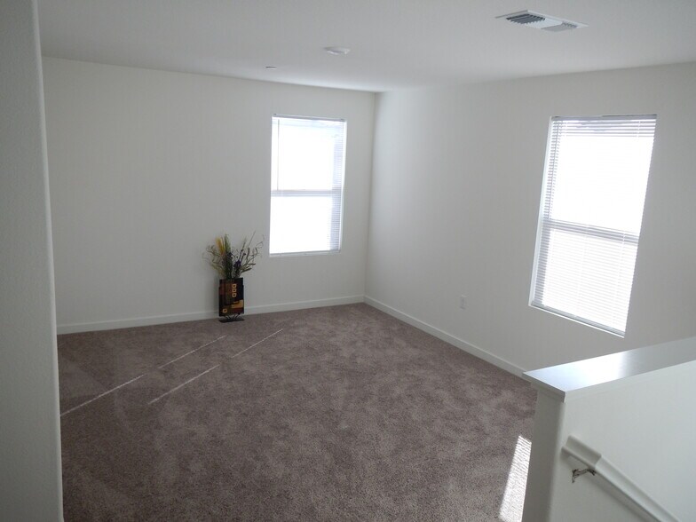Building Photo - 3613 Misty Lake Dr