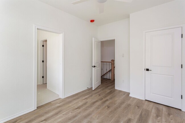 Building Photo - 1271 Oakmont Bnd Dr