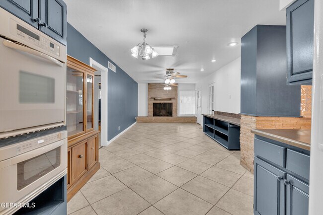 Building Photo - 4200 Wallington Dr