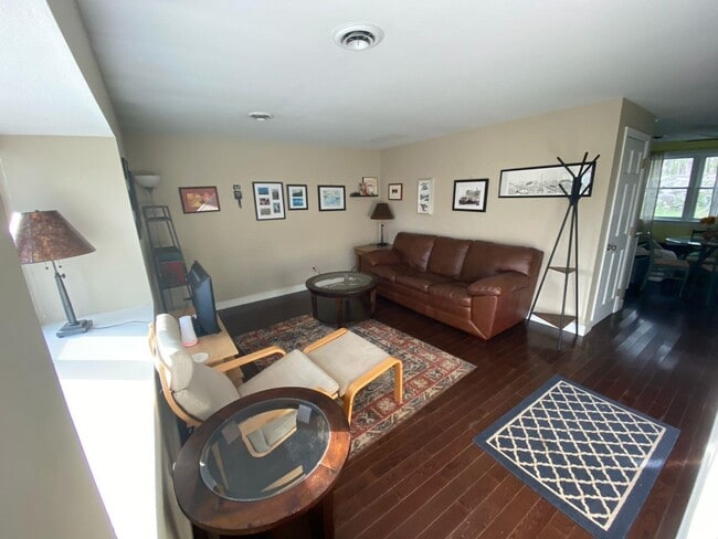 Building Photo - 777 Middle Rd