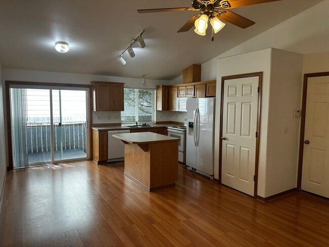 Building Photo - 3bd/2ba Covington House