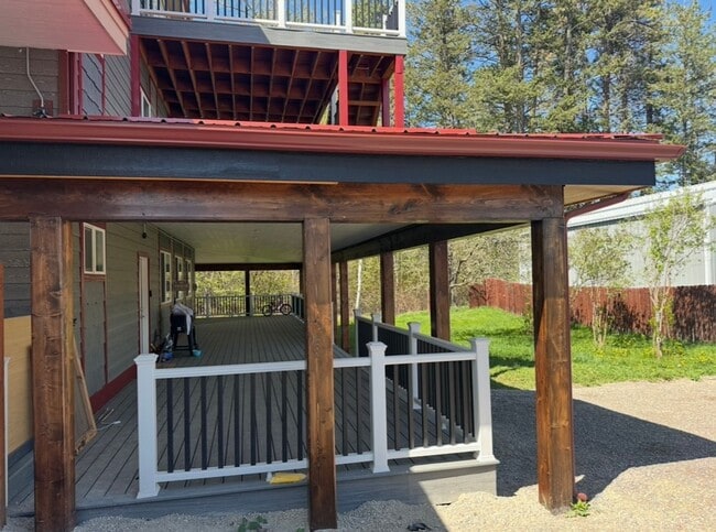 Building Photo - Custom Kalispell Home with Spectacular Views