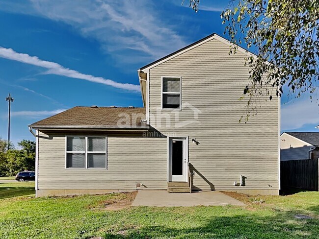 Building Photo - 5 S Ridge Dr