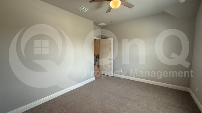 Building Photo - 3508 Covedale Blvd