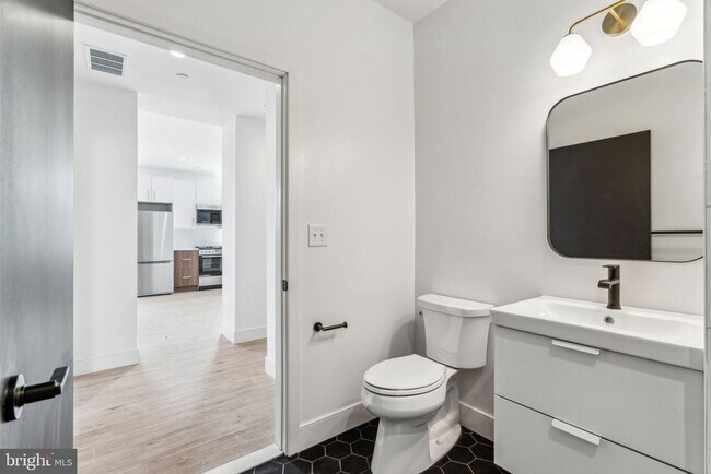 Building Photo - 1254 S 18th St