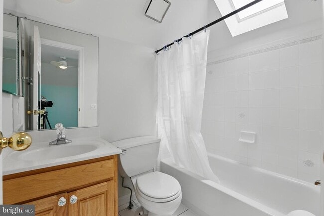 Building Photo - 2868 Pebble Beach Dr